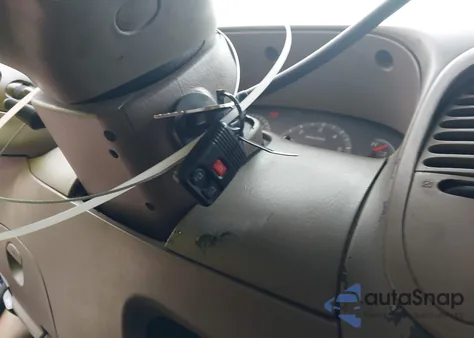 2002 Ford F-150 Lariat/Xlt из США, поврежденный, VIN 1FTRW07L02KD45171